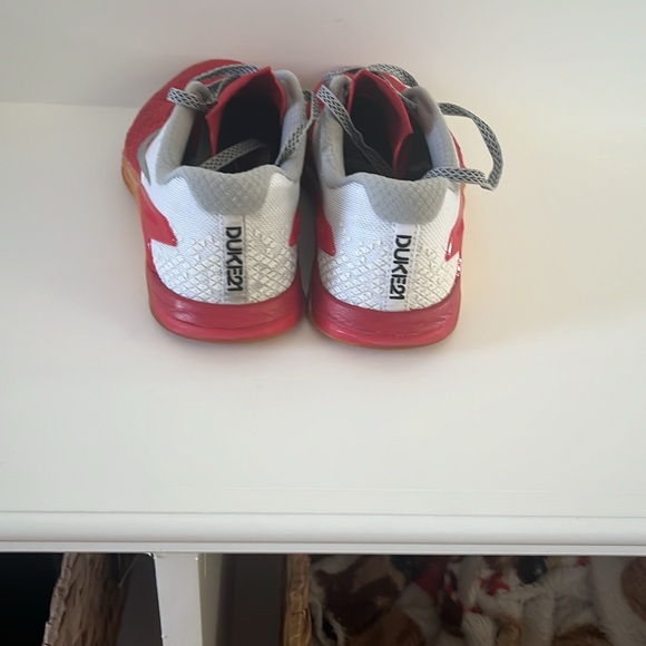 Nike Metcons - Picture 2 of 4